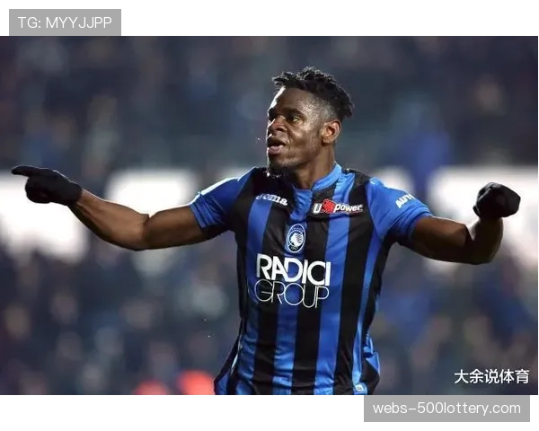 夺冠在望，国际米兰更衣室内已准备好庆祝的香槟与T恤